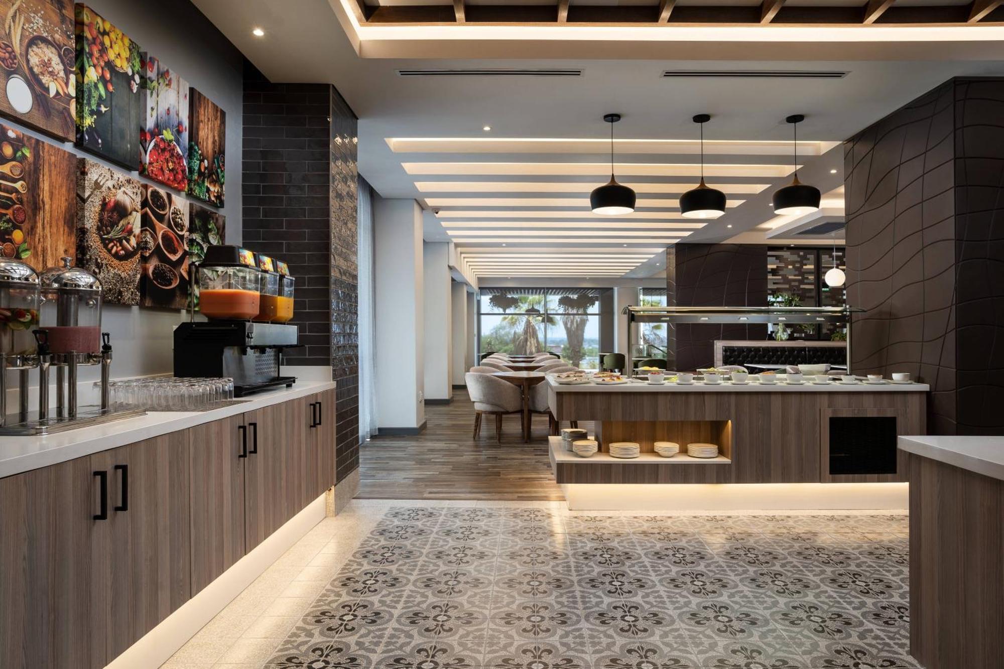 Protea Hotel By Marriott Johannesburg Wanderers Exteriér fotografie
