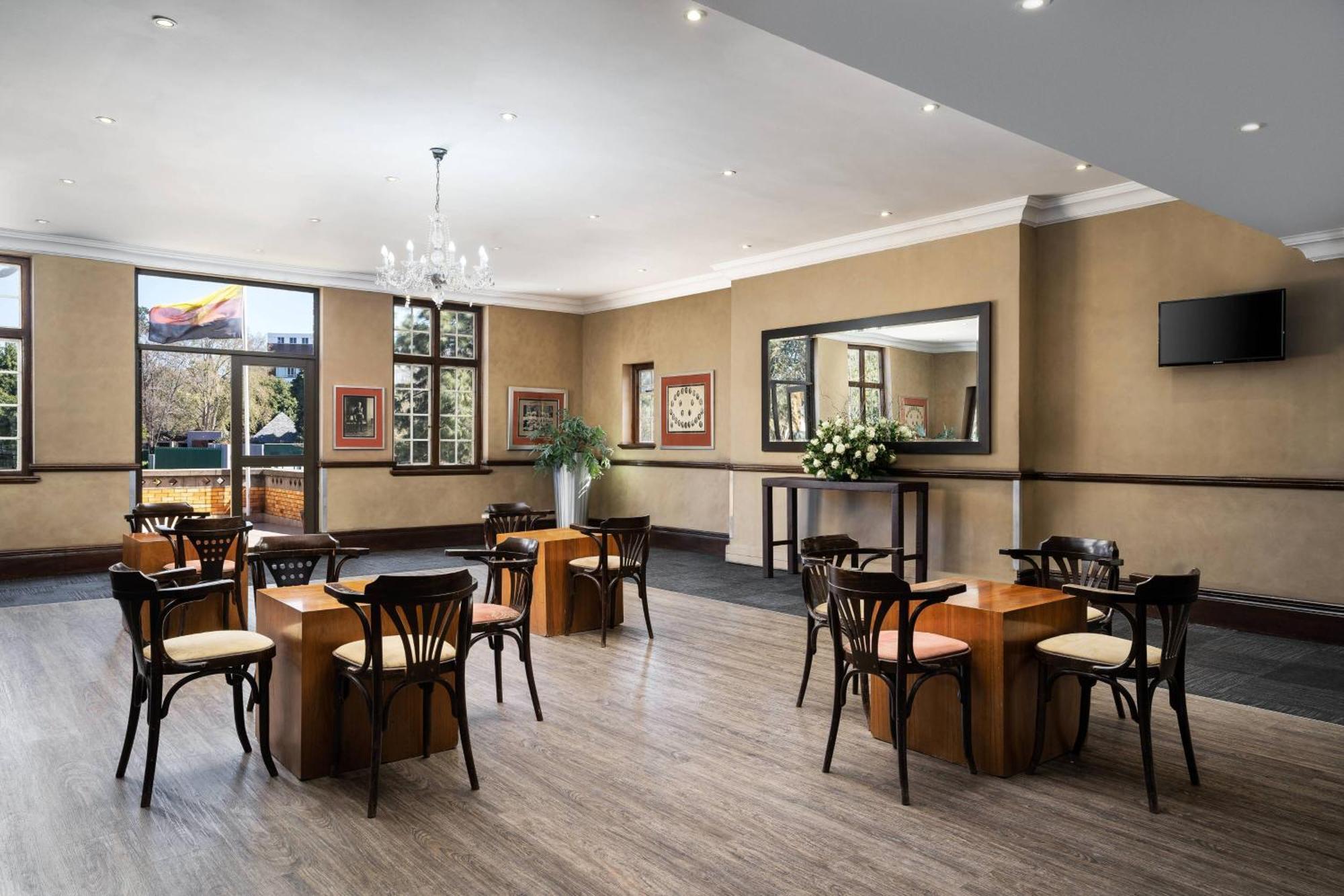 Protea Hotel By Marriott Johannesburg Wanderers Exteriér fotografie