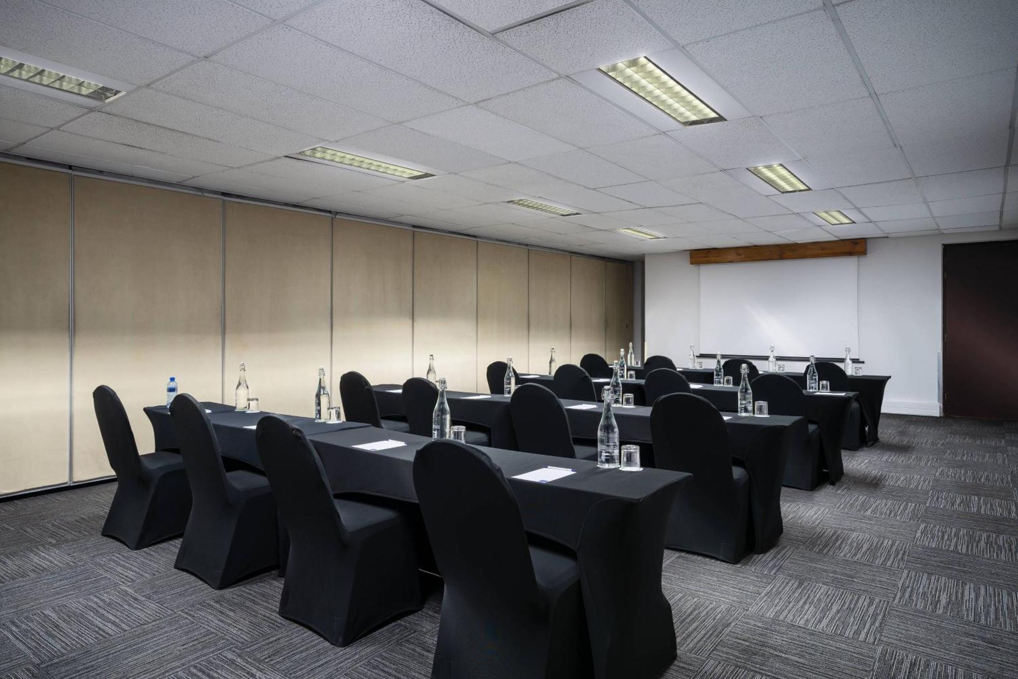 Protea Hotel By Marriott Johannesburg Wanderers Exteriér fotografie