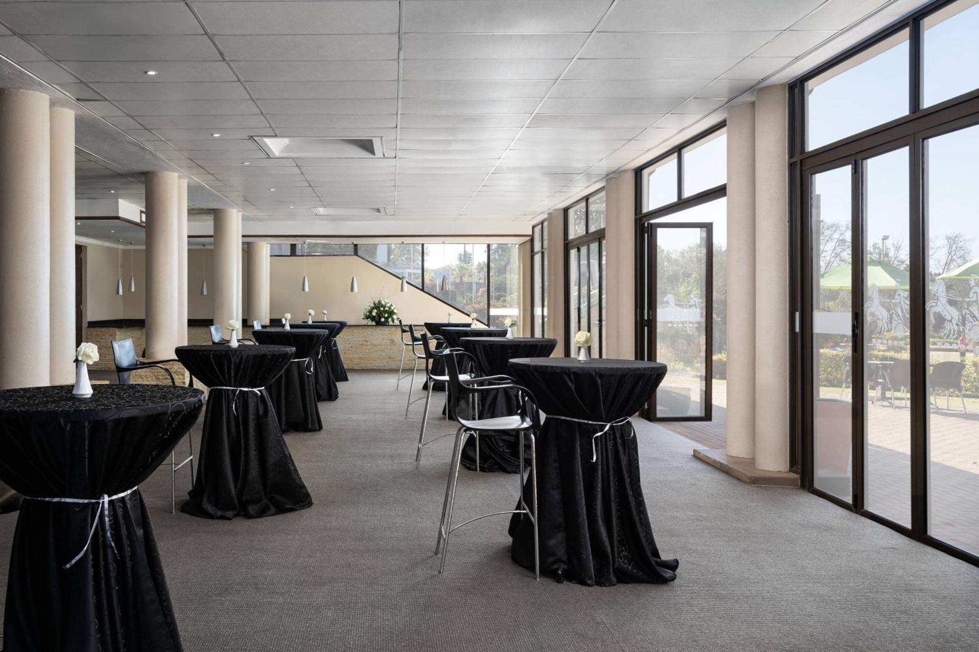Protea Hotel By Marriott Johannesburg Wanderers Exteriér fotografie
